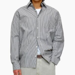 Closed, M, white & gray